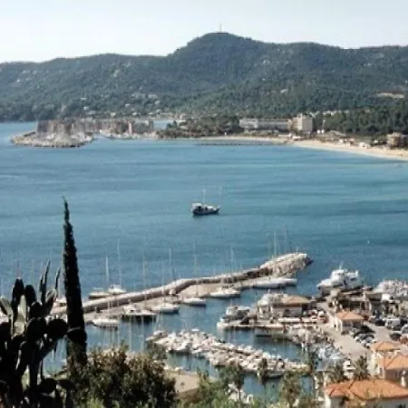 Apartment Le Lavandou, 2 Pieces, 4 Personnes - Fr-1-251-180