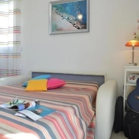 Le Lavandou, 2 Pieces, 4 Personnes - Fr-1-251-180 Apartment *
