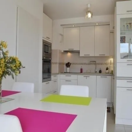 Le Lavandou, 2 Pieces, 4 Personnes - Fr-1-251-180 Apartment