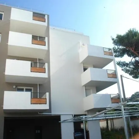 Le Lavandou, 2 Pieces, 4 Personnes - Fr-1-251-180 * Bormes-les-Mimosas